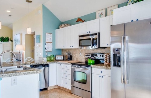 Buck Island House | Twice The Fun II, 5-min walk to Corolla beach, restaurants, & shopping.