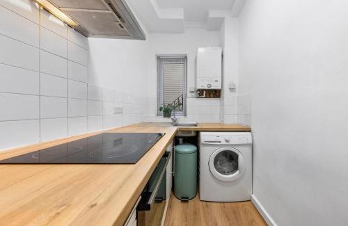 Whitton Apartment | Twickenham Retreat 2 bed Beauty
