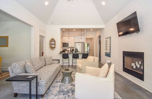 Tallassee House | Twilight House by Big Fish Real Estate Group at Lake Martin