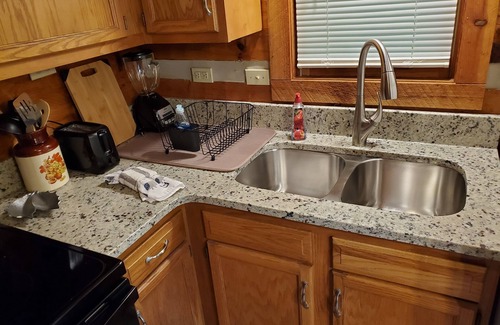 Gatlinburg - Pigeon Forge Cabin | Twin Bear II - Enjoy Fall in the Smokies! EV Charging is Here for Guests!