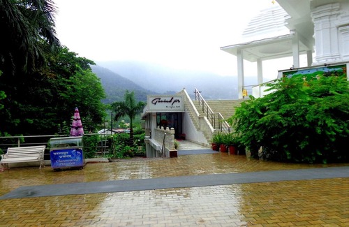 Rishikesh House | Twin Bed Room Near Muni Ki Reti