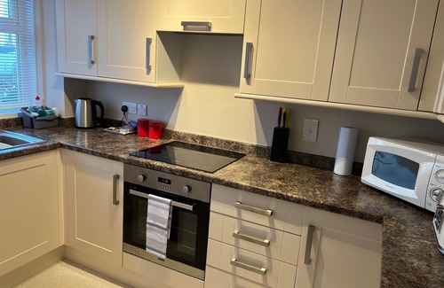 Sidmouth Apartment | Twin-bed Sidmouth apartment with parking, a minute's easy walk to seafront