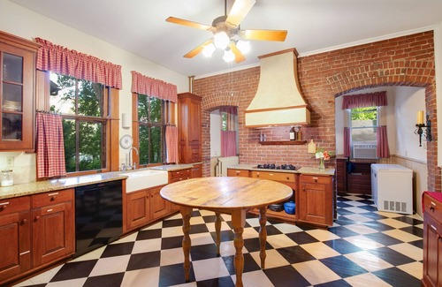 Summit - University House | Twin Cities Historic HQ for Comfort, Privacy, Space, Walkable Location and Every Convenience