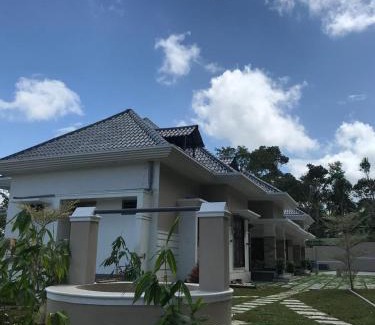 Thekkady Villa | Twin Cottages