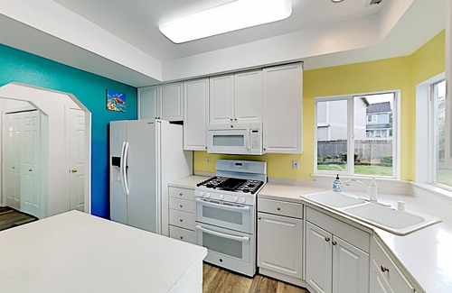 Holly House | Twin Creeks | Central AC, Office, 2-Car Garage | Grill, Fenced Yard & Lawn