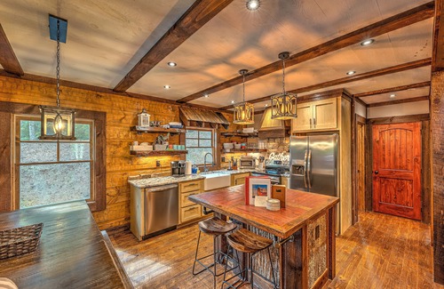Blue Ridge Cabin | Twin Creeks Dream ~ Creek Front Modern LUXURY ~ Playground, Hot tub, Fire pit!