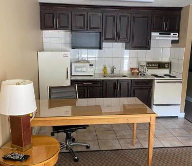 Lumby Hotel | Twin Creeks Motel