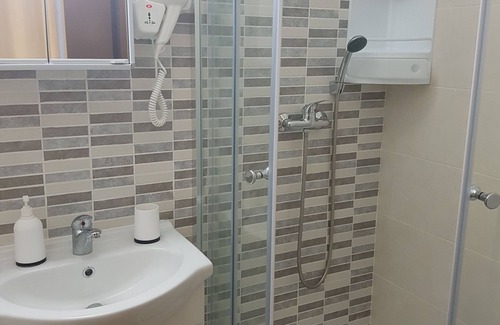 Rabat House | Twin/Double Room with Private Bathroom close to Mdina