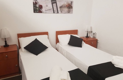 Rabat House | Twin/Double Room with Private Bathroom close to Mdina