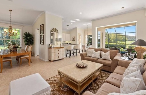 Twin Eagles House | Twin Eagles Pool Home with Full Golf Membership Available to Transfer
