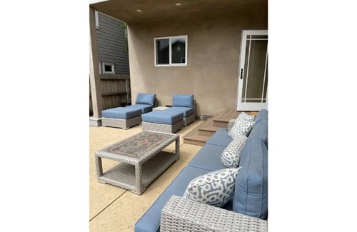 Eastside Santa Cruz House | Twin Lakes Beach House - Walk to your Next Outing. STR#221155