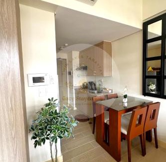 Laurel Apartment | Twin Lakes Tagaytay - Cozy Staycation with Sglobal