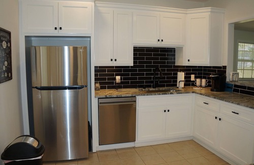 Sylacauga House | Twin Magnolias - Fully Remodeled early 20th Century home in downtown Sylacauga!