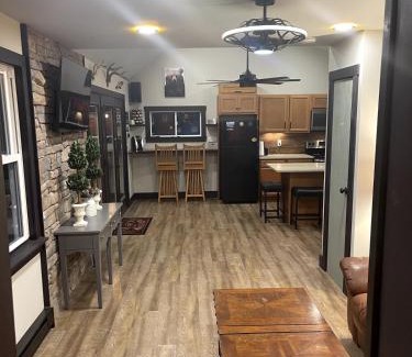 Altamont House | Twin Oaks Cabin at Linville, Private, New remodel