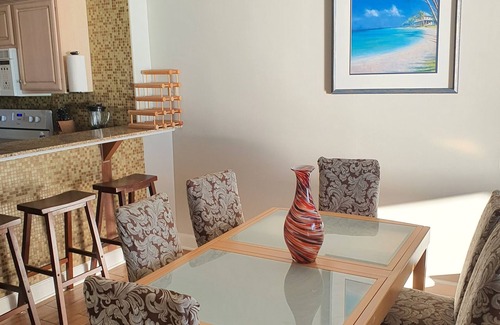Long Beach Condo | Twin Palms # 504 Spacious Ocean Front Condo with oversized balcony.