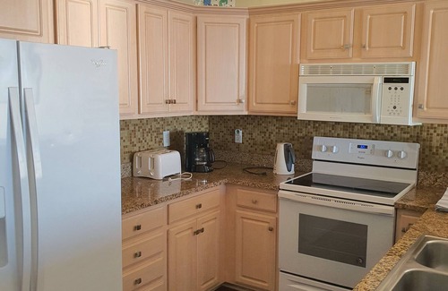 Long Beach Condo | Twin Palms # 504 Spacious Ocean Front Condo with oversized balcony.
