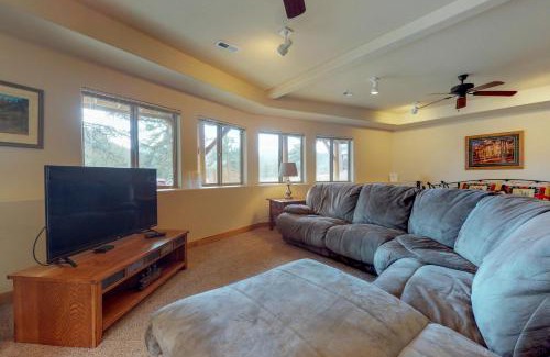 Estes Park House | Twin Pines Cabin