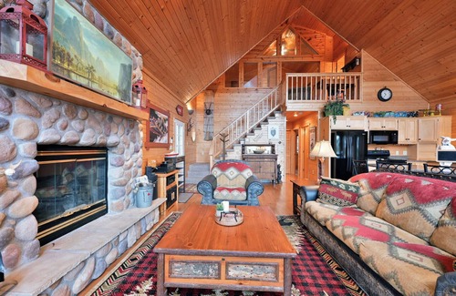 Stone Lake Cabin | Twin Pines