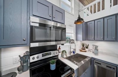 Fredericksburg Cottage | Twin Rivers - 222 is ready to host you!