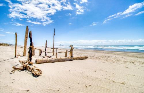Rockaway Beach House | Twin Rocks Beach Retreat