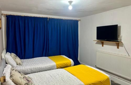 Edgbaston Apartment | Twin room at Sandon road