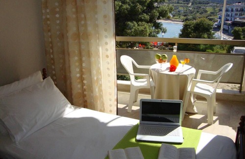 Agia Marina Bed & Breakfast | Twin Room in front of Agia Marina beach