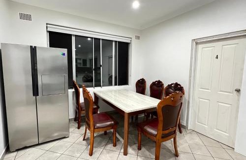 Hurlstone Park House | Twin Room in Sydney's Inner West - CS2