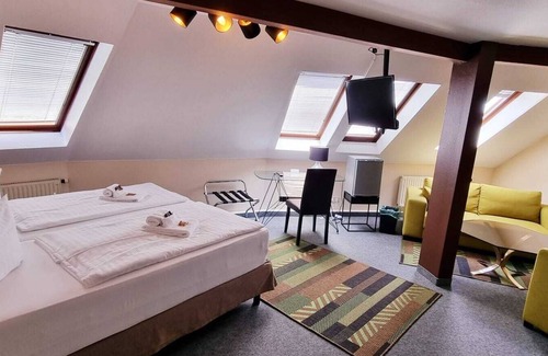 Chemnitz House | Twin room-Shared Bathroom-Zwei-Bett-Zimmer