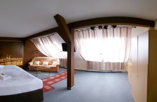 Chemnitz House | Twin room-Shared Bathroom-Zwei-Bett-Zimmer