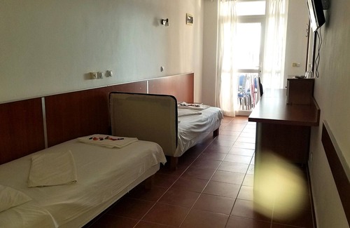 Gjerana Hotel | Twin room with sea and Long Beach view terrace