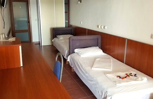 Gjerana Hotel | Twin room with sea and Long Beach view terrace
