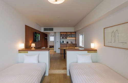 Atami Hotel | Twin RoomDog friendly1offsite parking lot/Atami Shizuoka