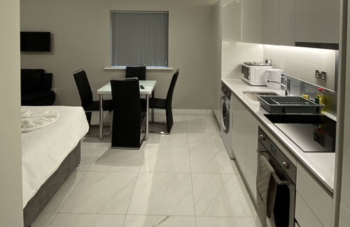 High Wycombe Apartment | Twin Studio Serviced Apartment