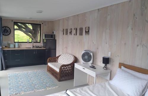 Mangawhai Apartment | Twin Totara Cottage