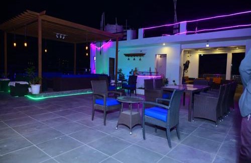 Greater Noida Bed & Breakfast | Twin Towers