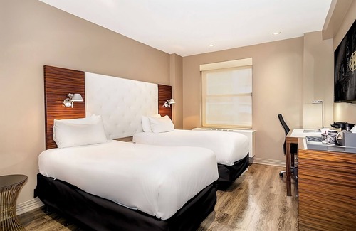 Central New York City House | Twin Twin Room at The Gallivant Times Square, Pets Allowed