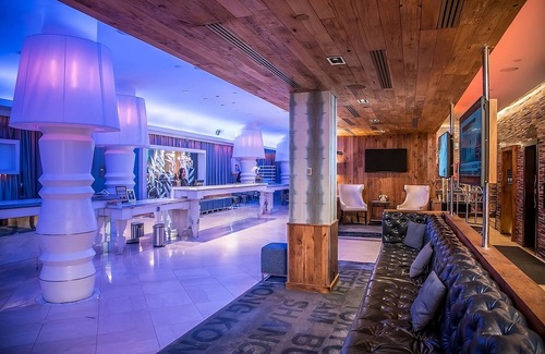 Central New York City House | Twin Twin Room at The Gallivant Times Square, Pets Allowed