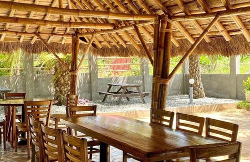 Komenda Bed & Breakfast | Twitter Paradise