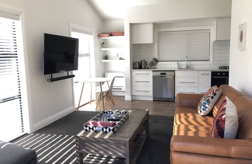 Twizel Cottage | Twizel - Arohanui Cottage - Free WiFi