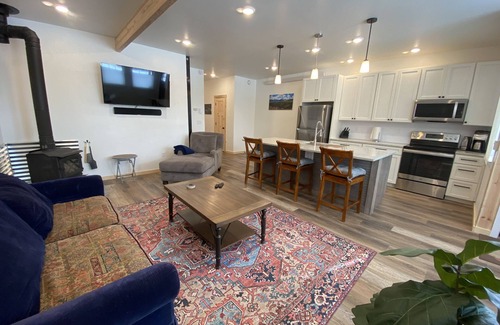 Silverton House | Two apartments in one house