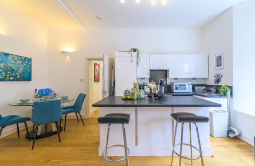 Fitzrovia Apartment | Two Bed Apartment By LiveStay Short Lets & Serviced Accommodation London Near Oxford Circus