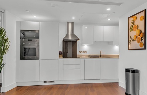 Isle of Dogs Apartment | Two Bed Apartment in Talisman & Duckman Tower Canary Wharf