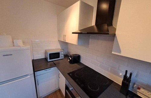 Dartford House | Two-bed house, Dartford. 5 min away from the train station and town centre!