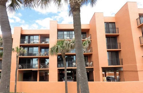 Indian Harbour Beach Condo | Two Bedroom Ocean Front, Luxury Condo, Indian Harbor, Florida (1926637)