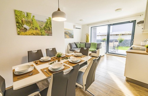 Verzej Apartment | Two Bedroom Apartment Jeruzalem with Terrace