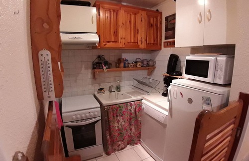 Barcelonnette Apartment | Two-Bedroom Apartment with South-Facing Garden for 6 Guests in Calm Residence, Close to Barcelonnette Center