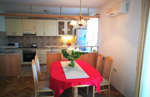 Mljet Apartment | Two bedroom apartment with balcony Babino Polje, Mljet (A-22323-a)