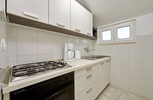 Businci Apartment | Two bedroom apartment with terrace and sea view Mavarštica, Čiovo (A-17821-c)