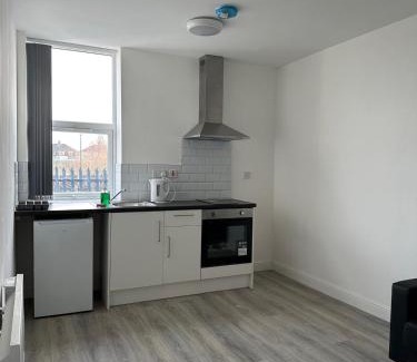 Scunthorpe Apartment | Two Bedroom Aparthotel- Free Parking-Wifi