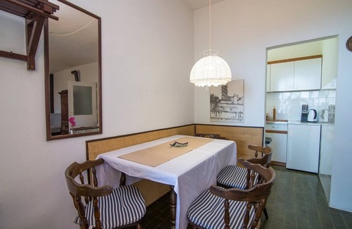 Veli Losinj Apartment | Two bedroom apartment with terrace Veli Lošinj, Lošinj (A-19700-a)
